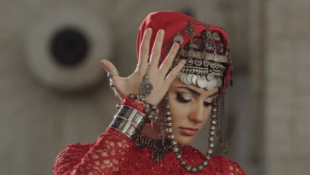 Armenian national costume