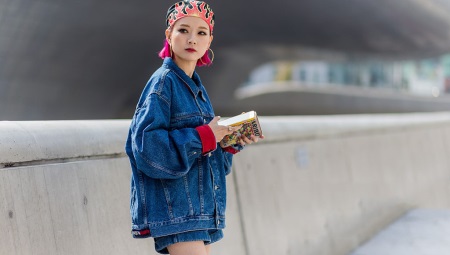 Women's scarf on an elastic band