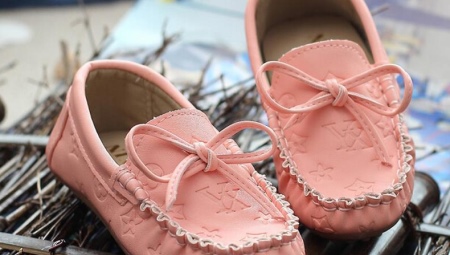 Children's moccasins