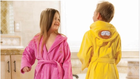 Children's bathrobe