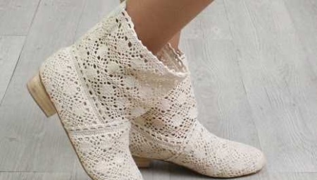 Lace boots