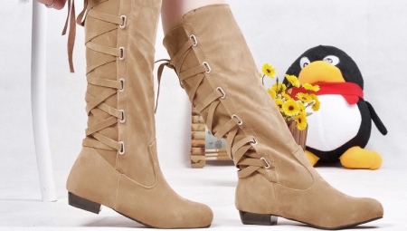 Lace-up boots