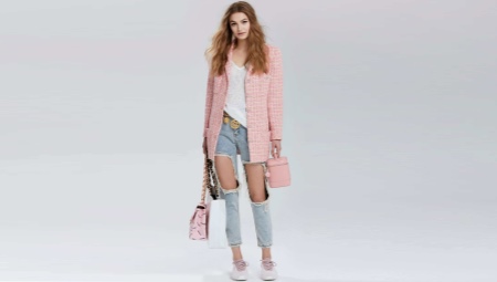 Brand cosmetic bags: Victorias secret, Wanderlust, Chanel