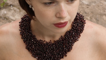 Pomegranate beads