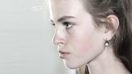 French lock earrings