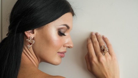 Pomegranate earrings