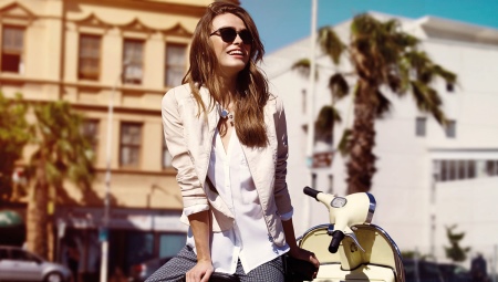 Smart casual clothing style.