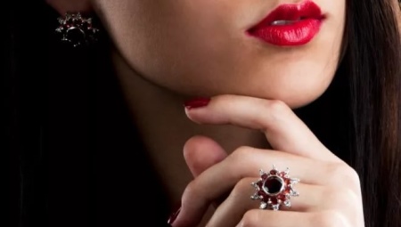 Pomegranate ring