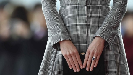 Engagement ring with diamond