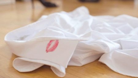 How to wash lipstick on clothes at home?