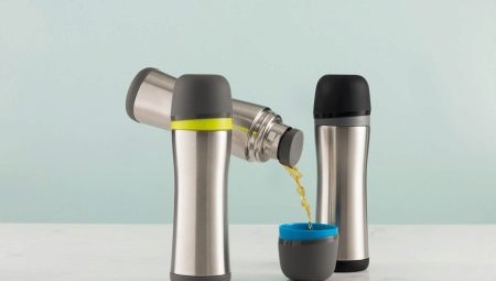 Com netejar els termos d'acer inoxidable al seu interior?