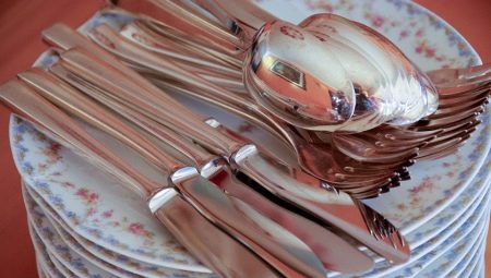 How to clean forks and spoons at home?