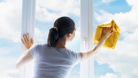 How to wash windows without streaks at home?