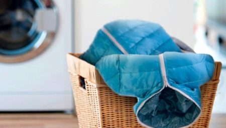 How to wash a jacket on a synthetic winterizer?