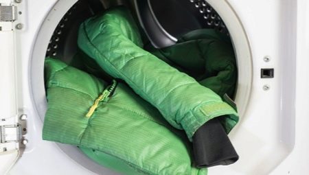 How to wash a jacket in a washing machine?