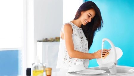 We wash dishes quickly and easily