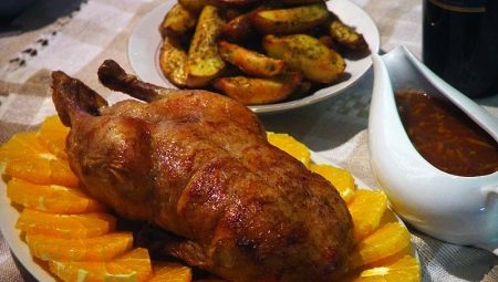 Membuat hidangan untuk jadual percutian dengan tangan anda sendiri