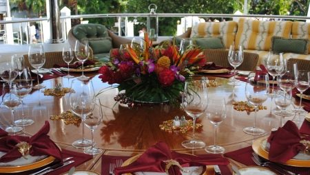 Subtleties of table setting