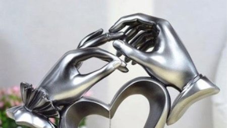 What to give for a 28 year wedding?