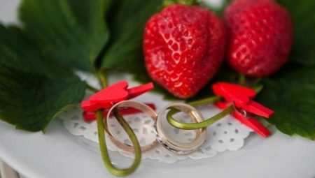 What can be presented for 33 years of marriage?