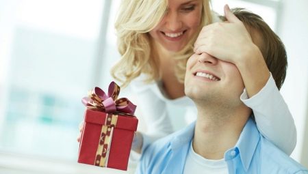 What to give to the husband for 10 years from the wedding day?