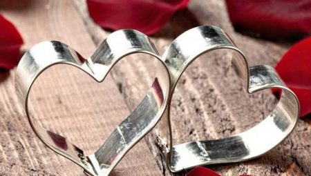 What to give a wife on her wedding anniversary?