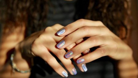 Holographic Manicure Design Ideas