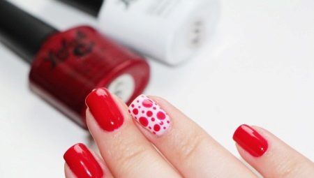 Interesting and unusual design options of scarlet manicure