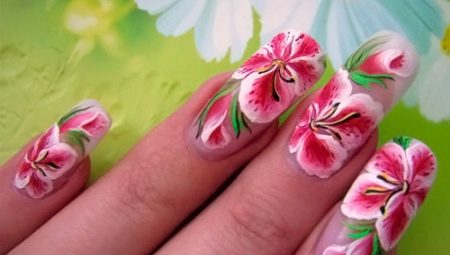 Lilies on the nails: design secrets and fashion ideas