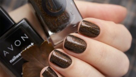 Coffee color manicure: trends and useful tips