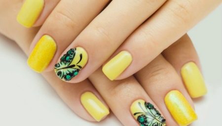 Manicure in pale yellow color.