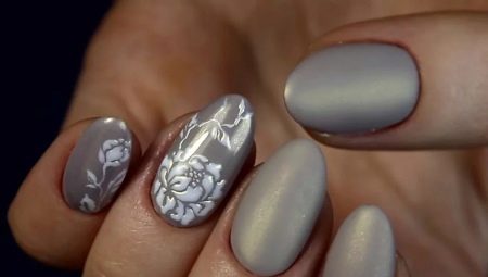 Novetats i idees de disseny per a manicura en colors grisos