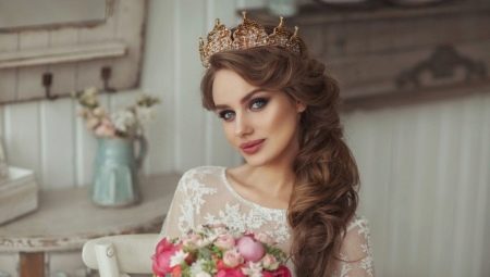 Wedding hairstyles with a crown: how to choose and wear skillfully?