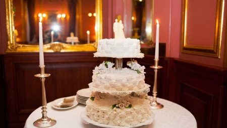 Wedding three-tier cake: unusual ideas and tips for choosing
