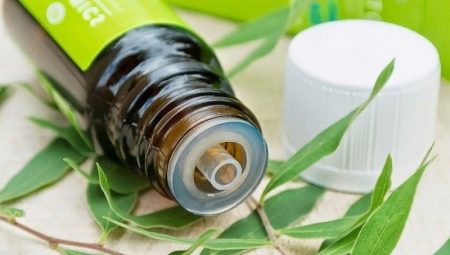 The intricacies of applying tea tree oil to nails