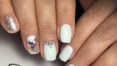 Ideal design options for a white manicure with patterns and drawings.