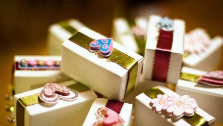 Choosing cool wedding gifts