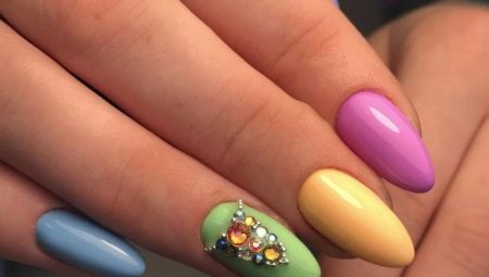 Manicure estiva brillante: tavolozza di colori e caratteristiche di design