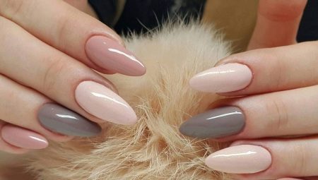 Ozdoby na nehty ve tvaru ostrých mandlí a technikou jejich tvorby