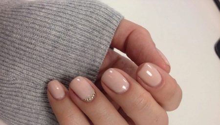 Manikyr Design Idéer med Beige Gel Polish