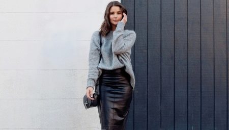How to iron a leather skirt?