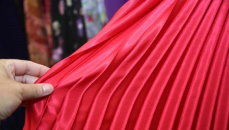 How to wash and iron a pleated skirt?