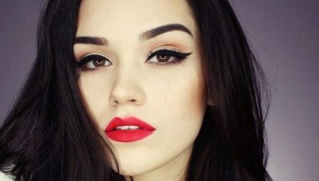 What colors go to brunettes with brown eyes?