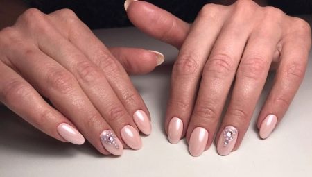 Beautiful manicure with dust: what is it, design ideas and technique