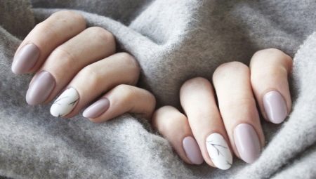 Minimalism manicure