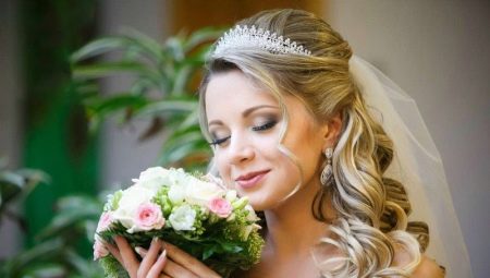 Wedding hairstyles with a diadem: styling options for the celebration and methods for their implementation