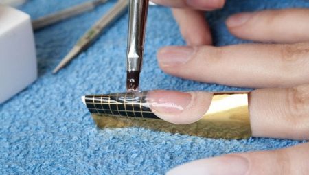 Technology for nail extension on forms