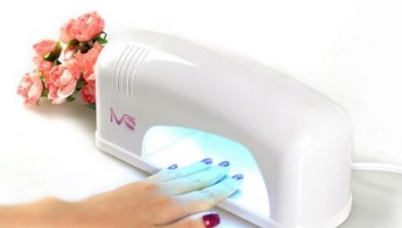 Trieu una làmpada per al gel