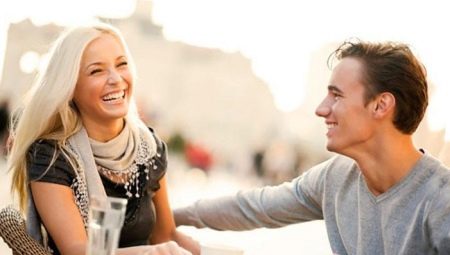 How does a girl understand that a guy likes her?