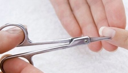 Cuticle scissors: types, tips for selection and use